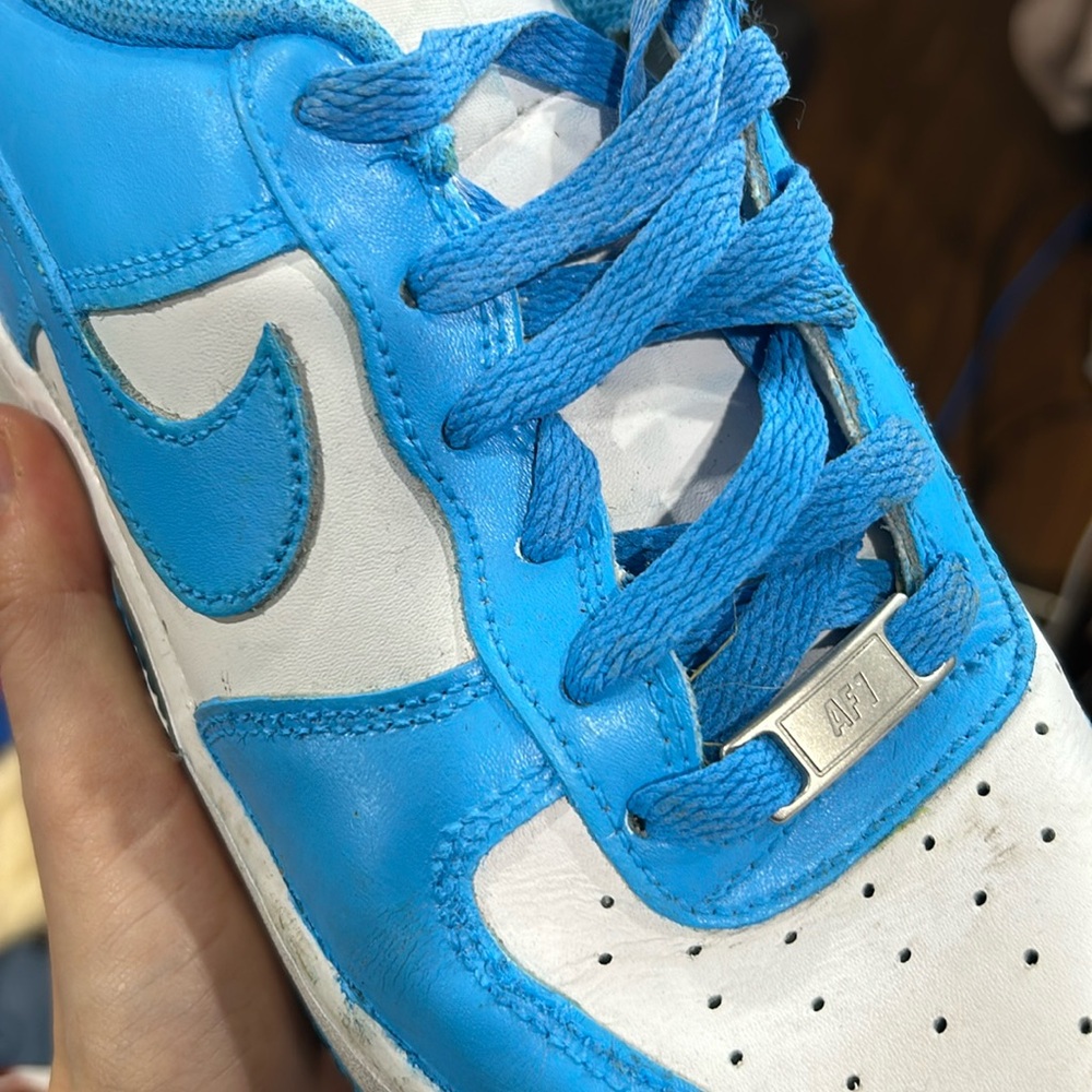Nike Women's Blue and White Sneakers